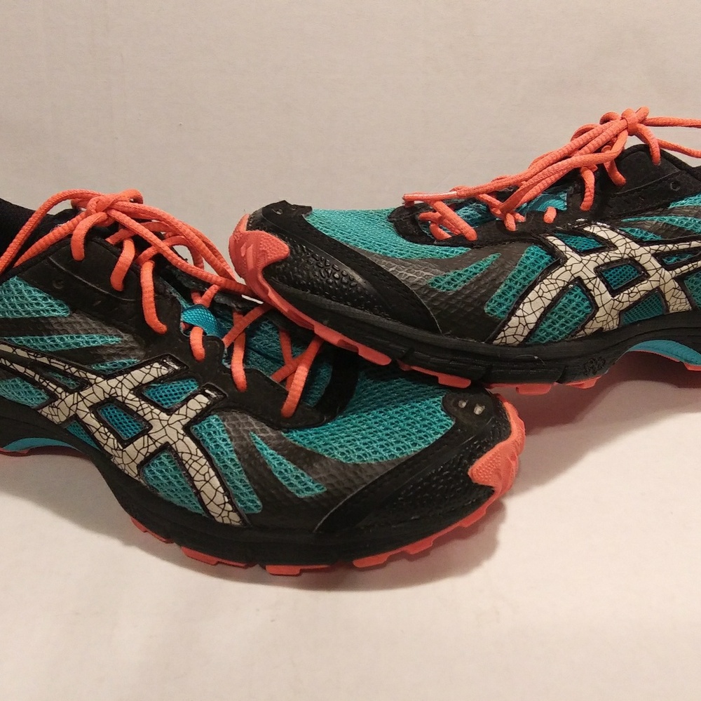 Asics Gel Fuji Racer Size 8